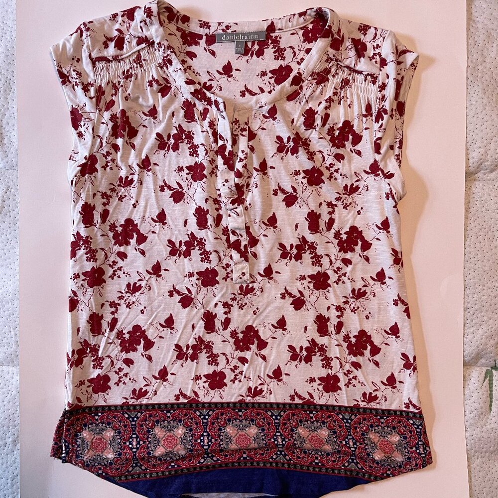 Small - Daniel Rainn - Rayli Split Neck Cap Sleeve Knit Top